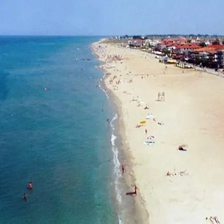 בית נופש Beachhouse Nei *