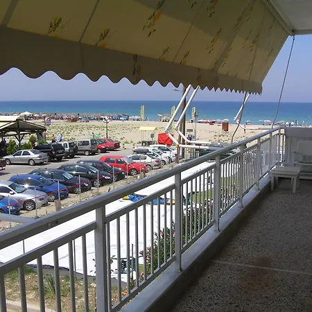 Beachhouse Nei בית נופש *